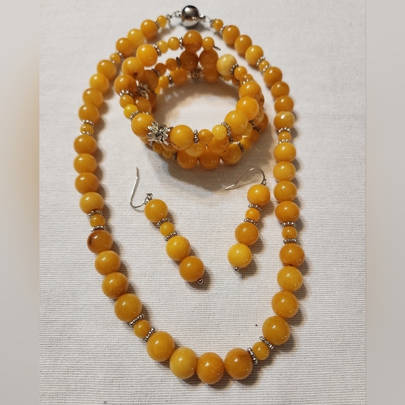 Hand Crafted Deep Yellow Gemstone Beaded Jewelry Set Necklace Bracelet Earrings - Picture 2 of 6